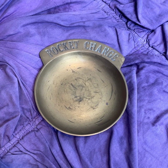 Metal vintage brass pocket change decorative trinket dish - Picture 2 of 4